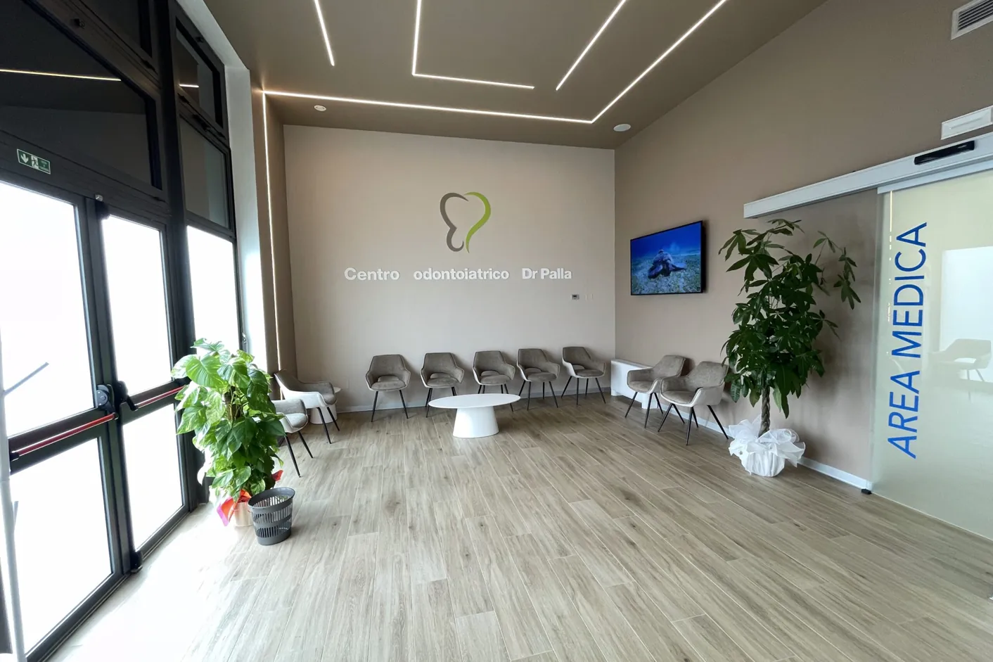 L'accoglienza dello studio dentistico del Dott. Edoardo Palla in Via Carducci a Ghezzano, Pisa