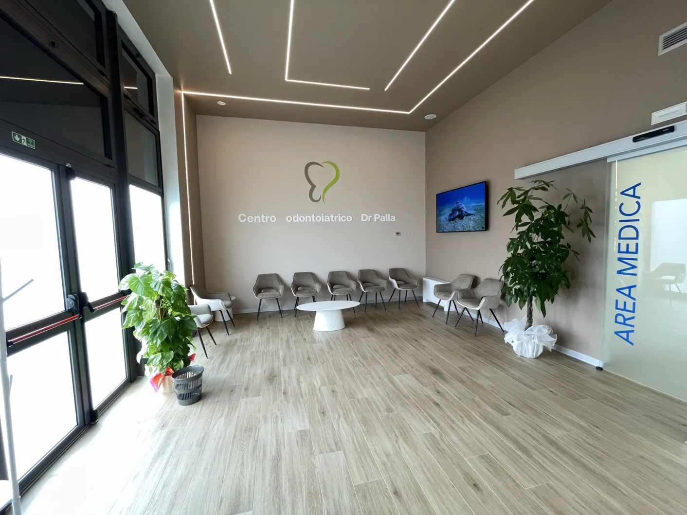 L'accoglienza dello studio dentistico del Dott. Edoardo Palla in Via Carducci a Ghezzano, Pisa