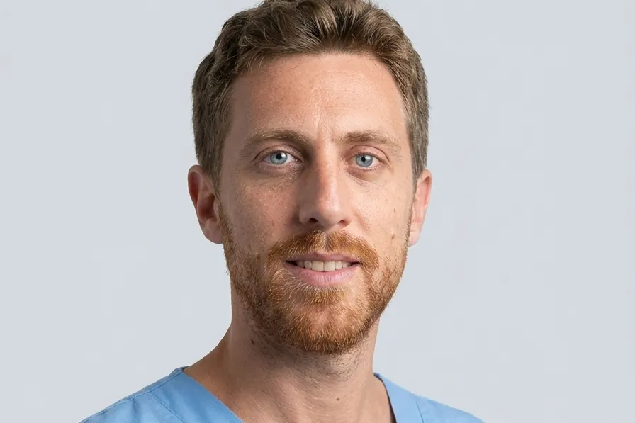 Il Dott. Andrea Di Stefano, odontoiatra dello studio dentistico di Ghezzano, Pisa