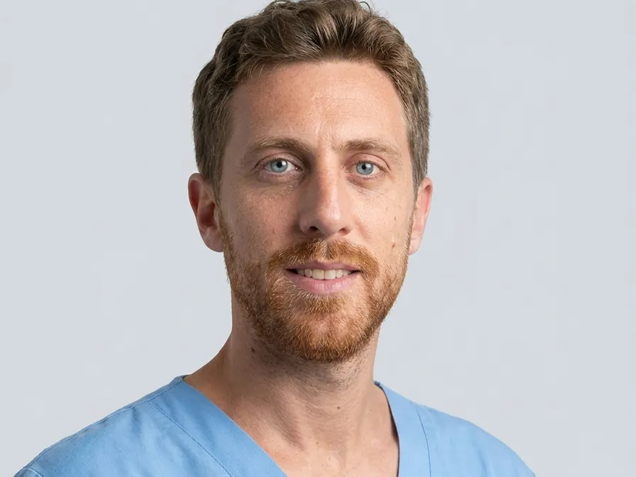 Il Dott. Andrea Di Stefano, odontoiatra dello studio dentistico di Ghezzano, Pisa